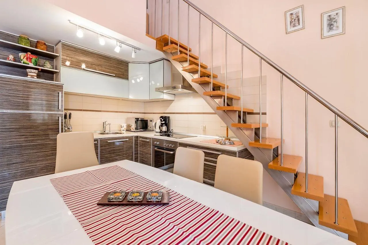 Luxurioeses Apartment 100 Meter Strand Baska